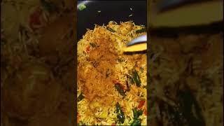 अब घर में बनाई मज़ेदार Veg Biryani और साथ में रयता #shorts #vegbiryani #raita #vegrecipe