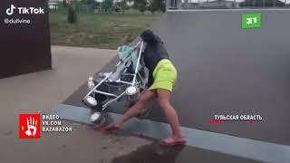 Пьяная мать в Челябинске рухнула с лестницы вместе с детской коляской