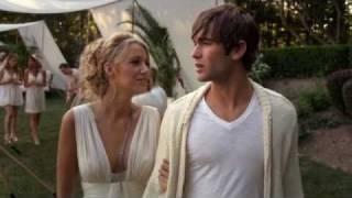 Nate & Serena kiss at white party Gossip Girl