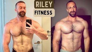 Riley Fitness - Hairy Hot Bodybuilder