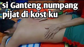 teman lagi pijat di kost ku 