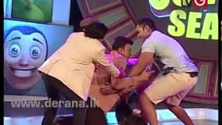 රන්ජන් වේදිකාව මත ඇදවැටෙයි  Star City Comedy Season - Funny Moment