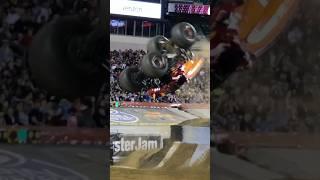 Dragonoid BACKFLIP & CRASH #monsterjam #monstertrucks #fullsend #wheelie #motorsport #shorts