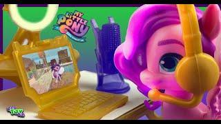 Princess Pipp is a Gamer  My Little Pony Royal Room Reveal Review