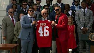 Chiefs Patrick Mahomes Travis Kelce present President Biden with jersey at the White House
