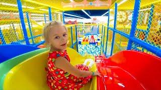 ВЛОГ Развлекательный центр с игрушками - Видео для детей  Папа Шон Кидс