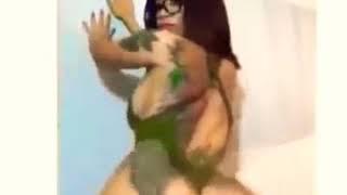 Mujeres Bailando Twerking Casi Desnuda