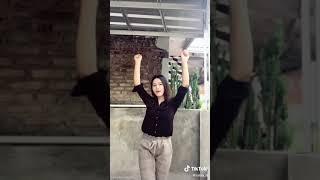 Tik tok kecil tapi pantat gede semok cuu