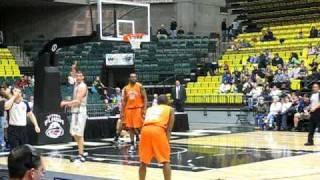 Utah Flash guard Morris Almond dunks on Albuquerque Thunderbirds