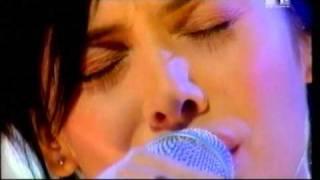 Natalie Imbruglia - Smoke  Live 1998