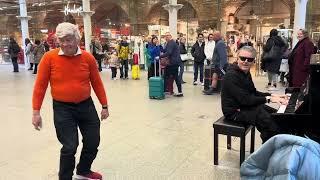 Senior Citizen Dances Like Mr Bean To Win Piano Duel