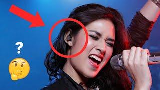 Kenapa Penyanyi Pakai Earphone Di Panggung? Ternyata Mendengarkan Ini