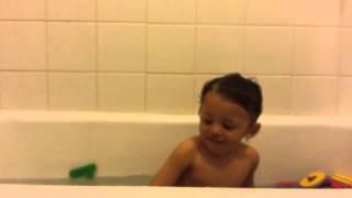 Leonel - bath farts