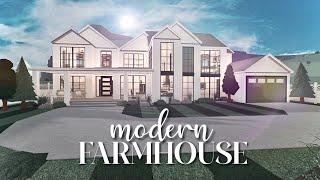 ROBLOX  Bloxburg Modern Family Farmhouse 177k  No large Plot  House Build