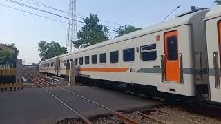 CC 201 92 18 CPN - KA 213A Logawa berangkat dari Stasiun Surabaya Gubeng