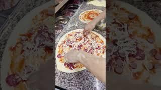 Приготування піци у Фабрика піци