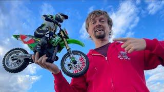 The best rc motorbike doing massive wheelies