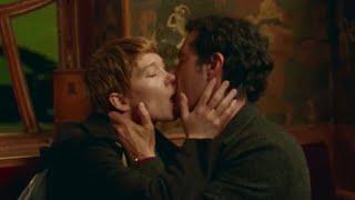 Léa Seydoux Kissing Scene