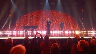 Kelly Clarkson - I Will Always Love You Live from the 57th ACM Awards