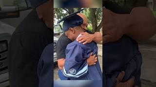 Dad saves son’s mom who passed away last year a special seat at his graduation ️️