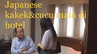 Japanesehabis pulang sekolah di ajak kakek chekin di hotel