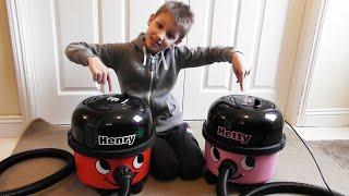 Henry Hoover TV Kid Learns HOW TO CHANGE THE VACUUM CLEANER BAG