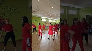 VIRAL PASUKAN MERAH menari bersama dalam class Linedance #linedance #bali #denpasar