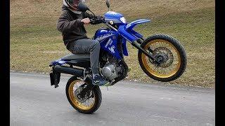 Yamaha xt 125 Supermoto Wheelie