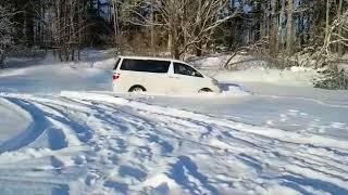 Toyota Alphard 4WD off road.