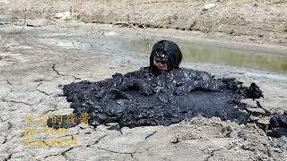 office lady sink in quicksand