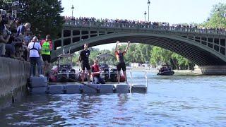 Anne Hidalgo se baigne dans la Seine