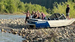 RIVER BOATING CHAOS MASSIVE ROCKS IN SHALLOW WATER STUCK ALL DAY.