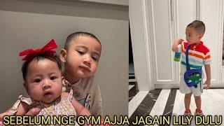 LUCU BANGET OUTFIT RAYYANZA MAU NGE GYM BAJUNYA WARNA WARNI MIRIP KAYAK KUE LAPIS 