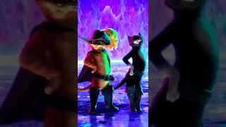 Puss in boots and kitty dancing ￼