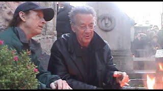 Robby Krieger & Ray Manzarek visit Jim Morrisons grave in Pere LaChaise