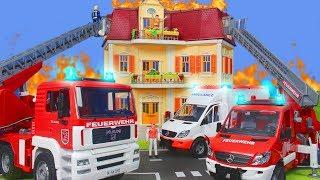 Feuerwehrauto Krankenwagen Feuerwehrmann & Spielzeugautos für Kinder  Bruder Spielwaren & Playmobil