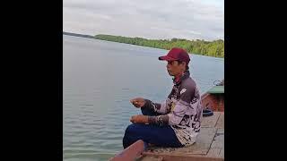 mancing ikan babon disenja hari.