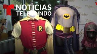 Subastan trajes de Batman y Robin utilizados en la serie de los años 60  Noticias Telemundo