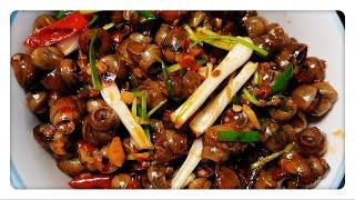 Spicy fried and braised river snails--most popular Chinese night snack 辣炒田螺