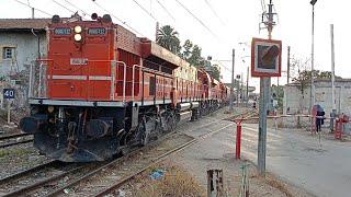 Fuel train No. 4054 with double locomotives EMD GT-46 AC Class #060DT12 and #060DT14