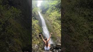 HIKE WITH ME  Oahu Hawaii #travel #hikingadventures #waterfall #minivlog