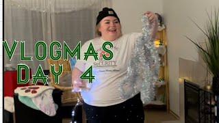 Decorating Vlogmas day 4 2021