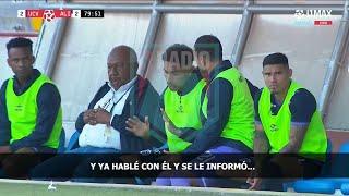 La conversación de Paolo Guerrero con José Carvallo en la banca de suplentes de la César Vallejo