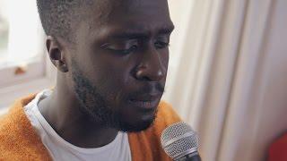 Kwabs performs Walk  In The House