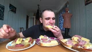 МУКБАНГ АСМР БУТЕРБРОДЫ - ХЛЕБ КОЛБАСА СЫР МАСЛО МАЙОНЕЗ КЕТЧУП  с КОФЕ  EATING ASMR Mukbang