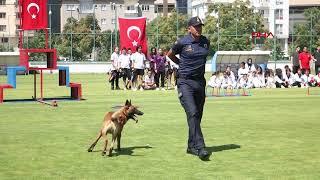 JAKEMin eğitimli köpeği Nefesin gösterisi ilgiyle izlendi