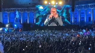 Gigi D’alessio Non mollate maiPiazza del plebiscito