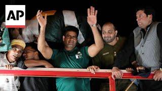 Pakistans Olympic gold medalist Arshad Nadeem arrives in Lahore to a warm welcome