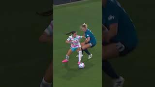 This skill from 16-year-old Mel Barcenas   #nwsl