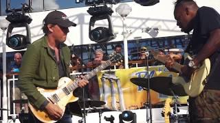 Modern Day Guitar Heroes in a Killer duel Eric Gales and Joe BonamassaRed House